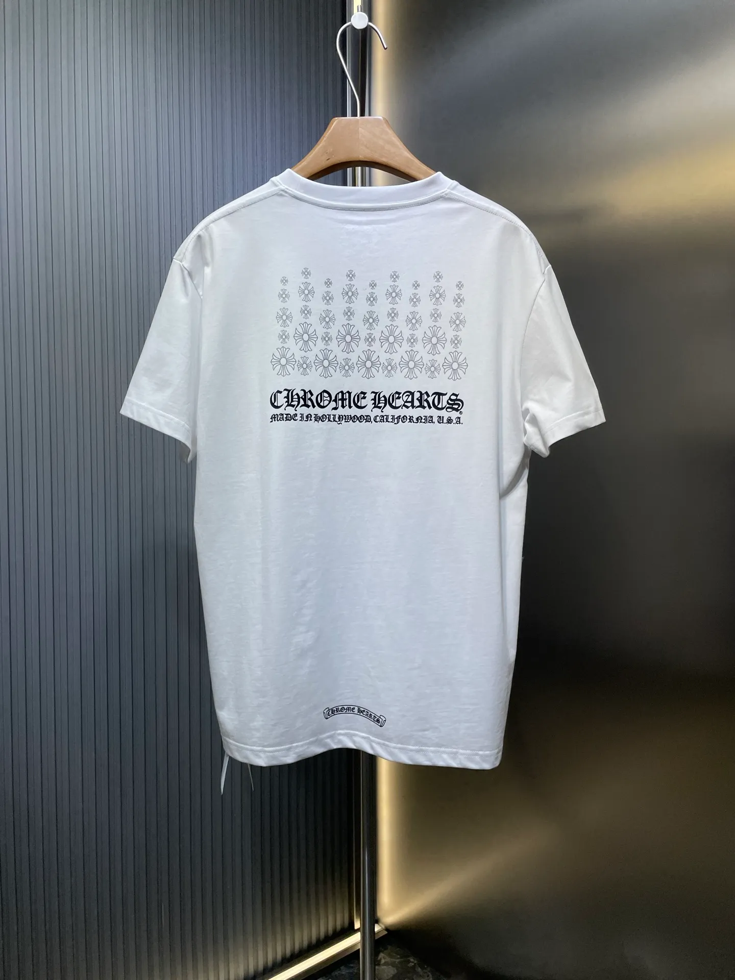 🅿️280 CH🌟【Top original order】Gypsophila cross short sleeves. Process description: The fabric is made of 26-woven 200g cotton, and the printing is made of special imported slurry. The overall alignment is straight and delicate, the fabric is comfortable and soft, and the color is consistent without color difference. It can be matched with the same style to create a fashionable look, control various occasions, customized accessories, complete three standards, the same style for men and women! ⚠️size:sml